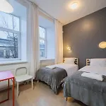Hales Self Check-in - Lollo 3*
