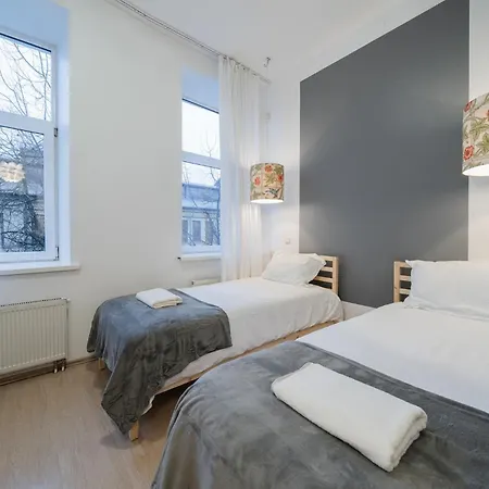 Hales Self Check-in - Lollo Гостьовий будинок