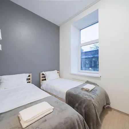 Hales Self Check-in - Lollo Гостьовий будинок 3*