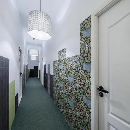 Hales Self Check-in - Lollo 维尔纽斯