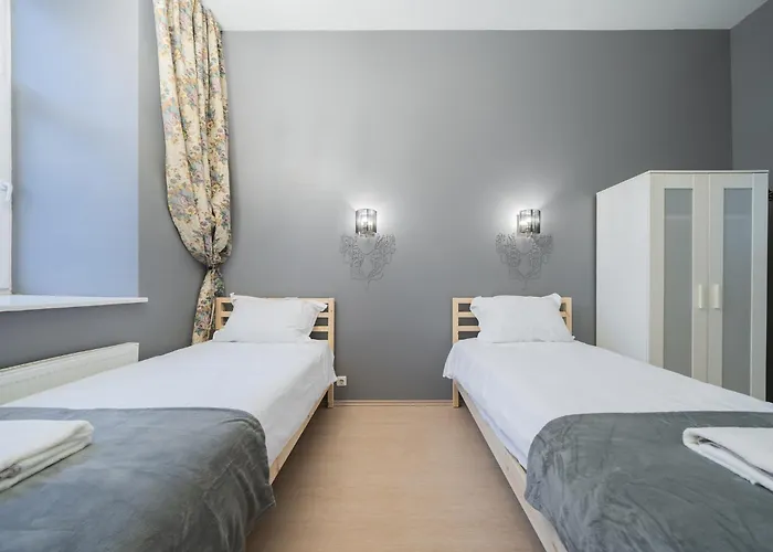 Hales Self Check-in - Lollo