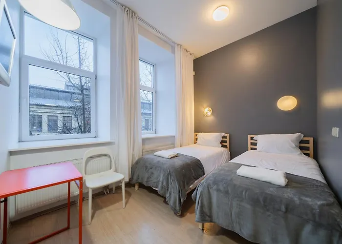 Hales Self Check-in - Lollo 3*