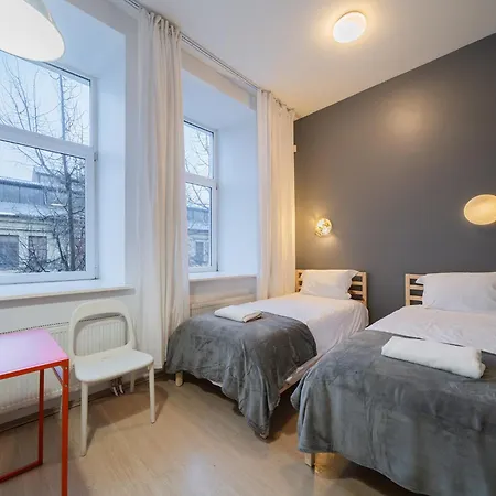 Hales Self Check-in - Lollo 3*