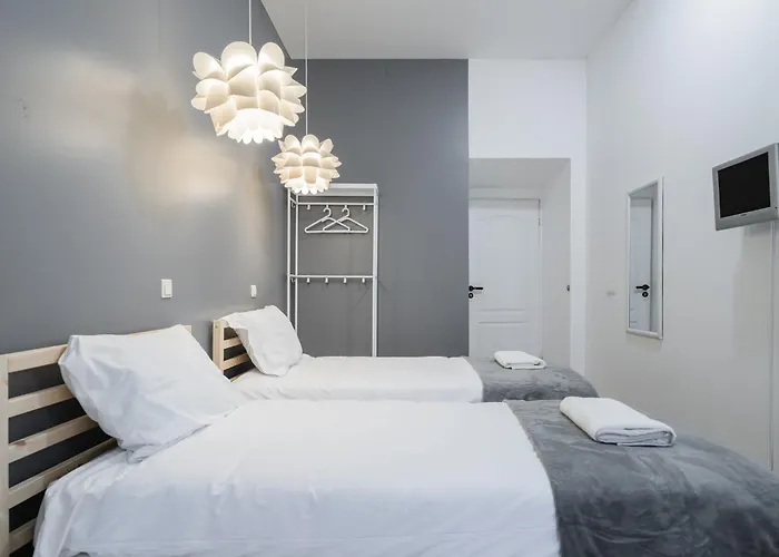 Hales Self Check-in - Lollo